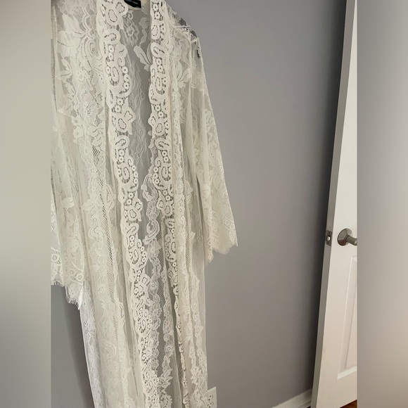 Inc International Concepts White Lace Robe in size medium - Picture 9 of 14